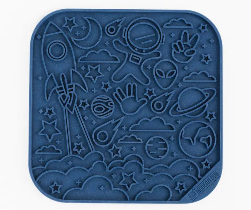 Lick Mat For Dogs - A Great Way To Combat Boredom & Give Them Fun - 4 Colours