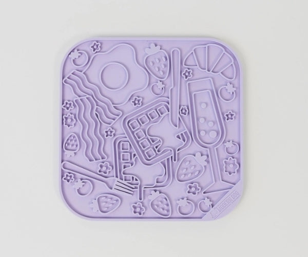 Lick Mat For Dogs - A Great Way To Combat Boredom & Give Them Fun - 4 Colours